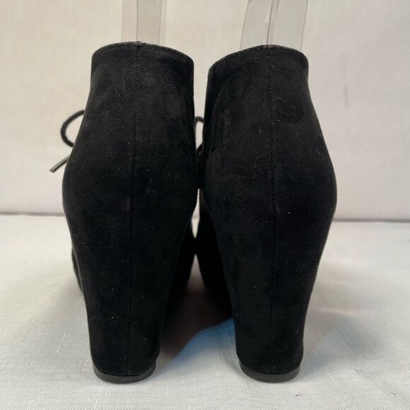 Women's Black Suede Wedge Ankle Boots Size 6.5 by Xappeal EUC - Picture 5 of 6